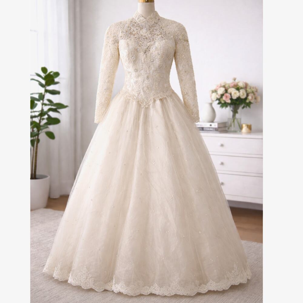 Sz 12 VICTORIA Vintage Wedding Gown L/S Beaded Button-Back Hi-Neck Long Train